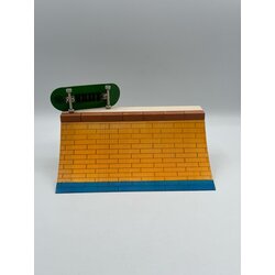 Unity Unity Fingerboard Brick Quarter Pipe