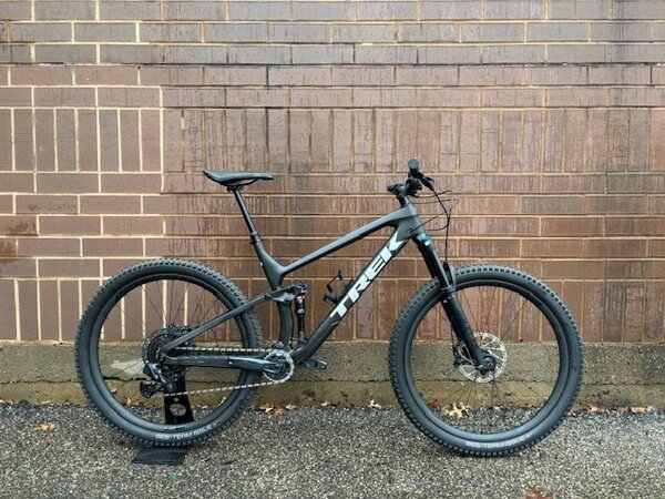 Trek Scratch and Blemish Fuel EX 9.8 GX AXS Gen 5 - Freewheel Bike