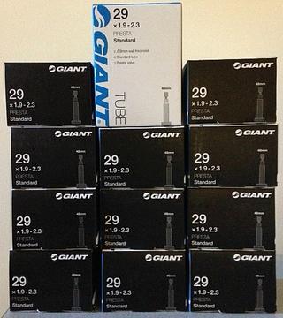 Giant 12-Pack 29x1.90-2.30 PV 48mm
