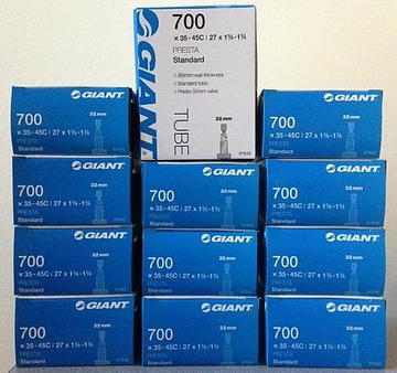 Giant 12-Pack 700x35-45 PV 32mm