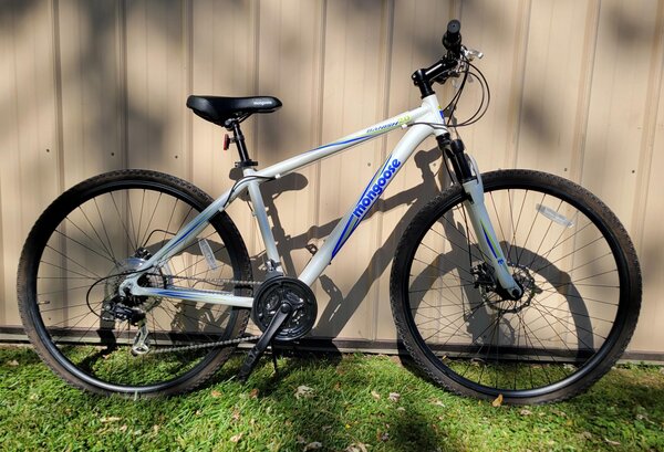 Bisesi's Bicycle & Fitness Mongoose Hybrid