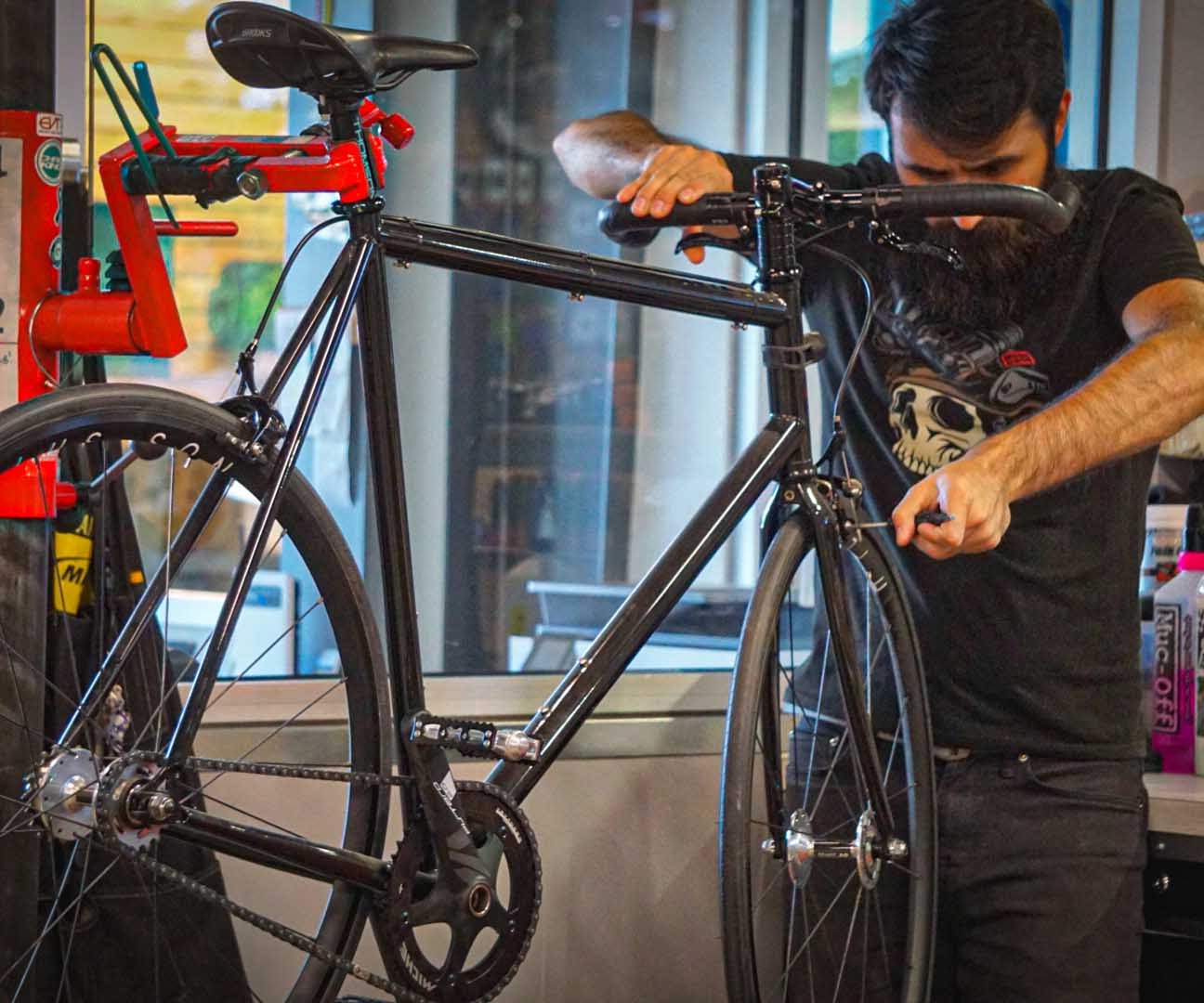 Bicycle Fitter measuring flexibility