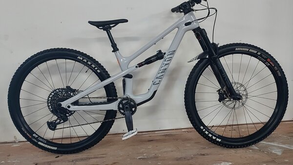 Canyon Pre-Owned Canyon Spectral CF 125 Small Martin's Bicycle