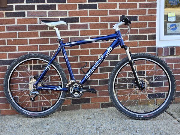 Giant Pre-Owned Used Giant Iguana Mountain Bike