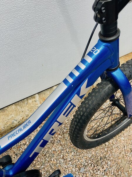 トレック　『PRECALIBER 20』　ブルー Buy Trek Precaliber 20 Kids Mountain Bike | Kids Bikes For