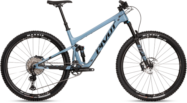 Pivot Cycles Trail 429 Race XT w/Carbon Wheels