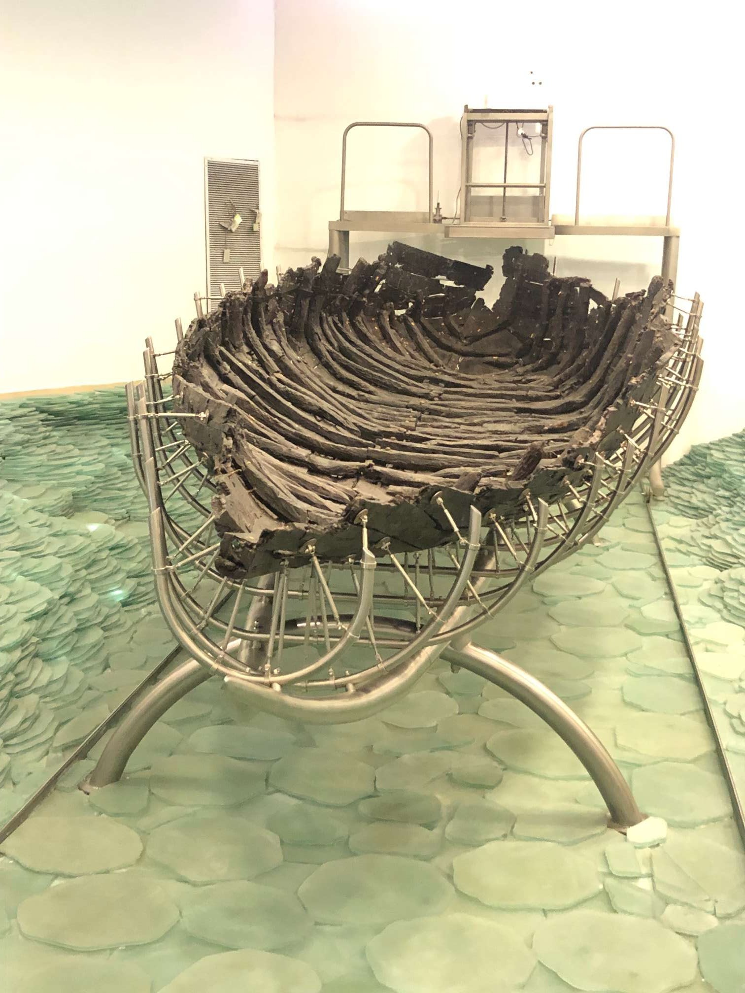 2,000 year old boat found in the sand of the sea of Galilee