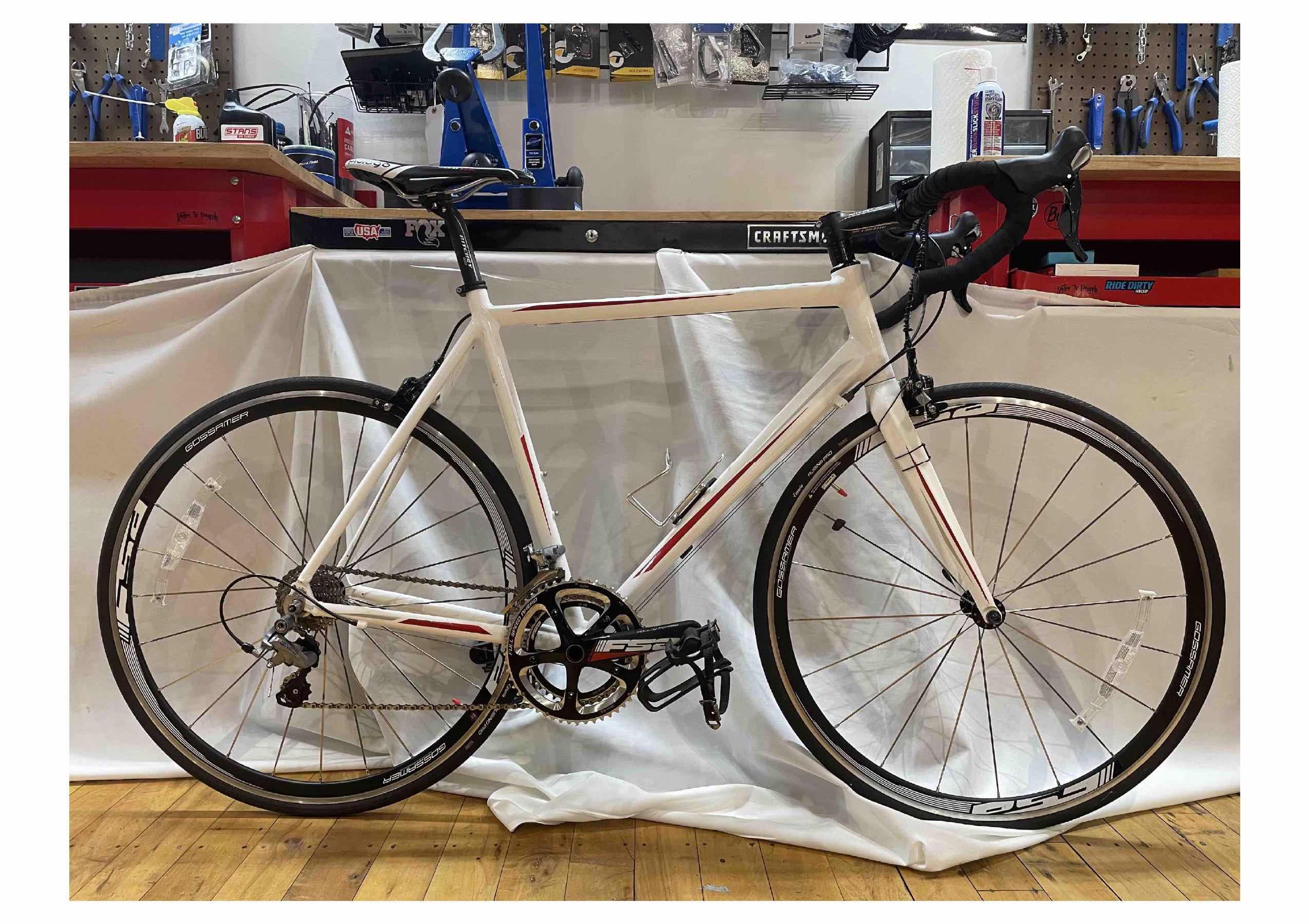 Mid-sized Aluminum Road Bike