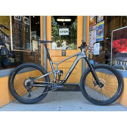 Trek DEMO Trek Fuel EX 8 Gen 6, Galactic Grey to Black Fade 29 XL