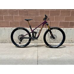 Pivot Cycles USED Pivot Trailcat LT Pro XT/XTR - Alloy Wheels