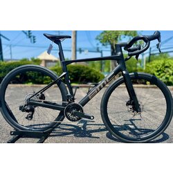 BMC 54cm & 56cm BMC Roadmachine 01 THREE