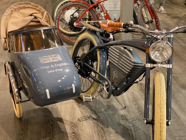 Vintage Electric Vintage Electric Tracker & Matching Sidecar Vintage Electric Vintage Electric Tracker & Matching Sidecar