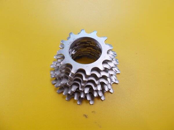 Shimano New Old Stock - Shimano Dura Ace 7400 Cassette