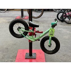 Specialized Used Hotwalk 12'' Green