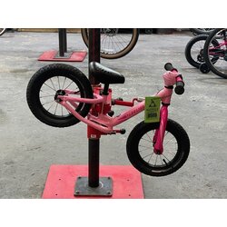 Specialized Used Hotwalk 12'' Pink