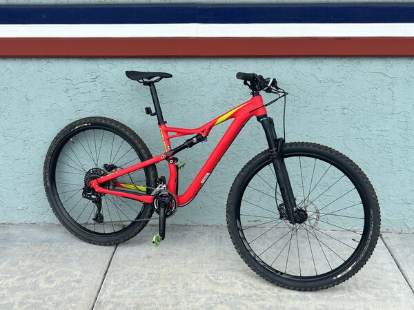 LoweRiders Used 2017 Specialized Camber Medium