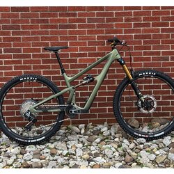 Ibis Exclusive Builds Ripmo V3 GX/X0 AXS Transmission Calirado Kid Exclusive