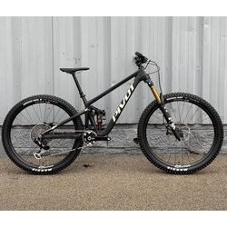 Pivot Exclusive Builds Switchblade XX AXS Black Friday Exclusive