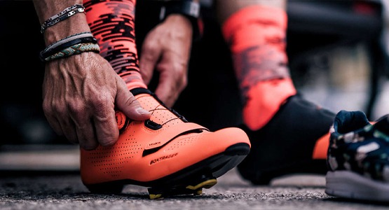 tightening up cycling road shoe